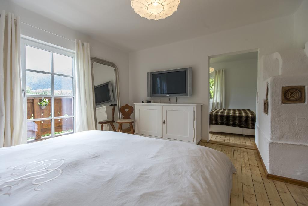 Forest Chalet Retreat: Mountain Views, Sauna & Garden Oasis Golling an der Salzach Room photo