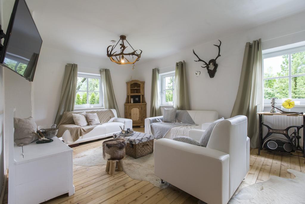 Forest Chalet Retreat: Mountain Views, Sauna & Garden Oasis Golling an der Salzach Room photo