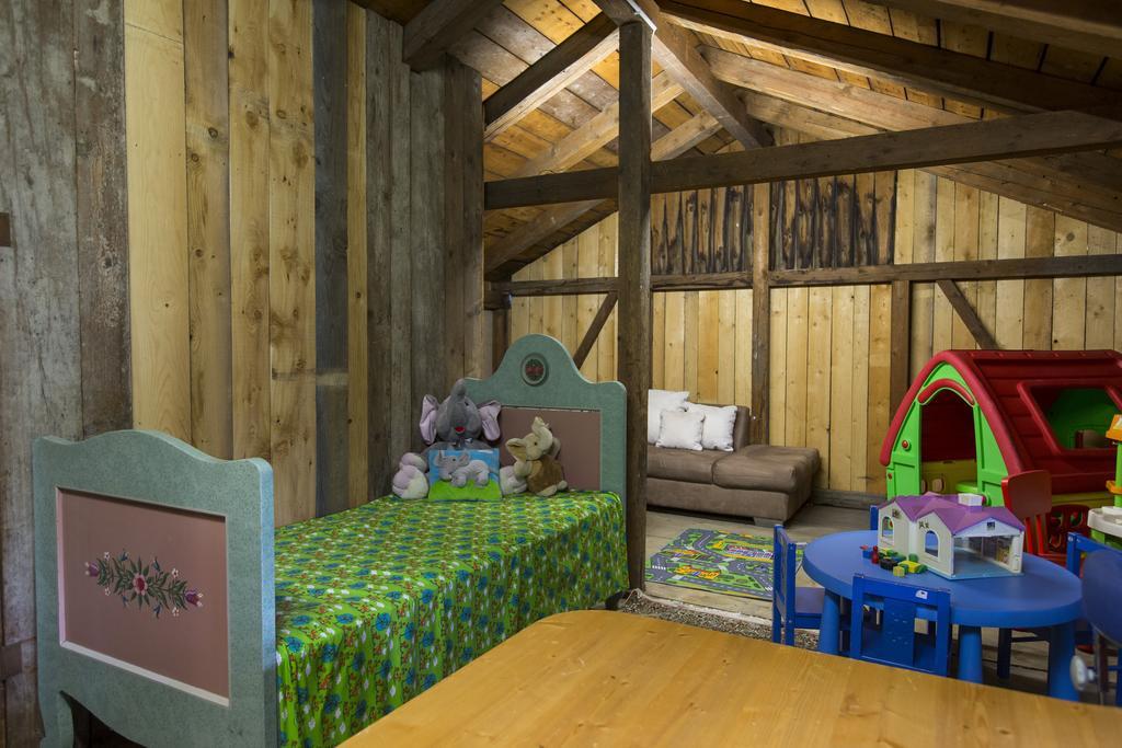 Forest Chalet Retreat: Mountain Views, Sauna & Garden Oasis Golling an der Salzach Room photo