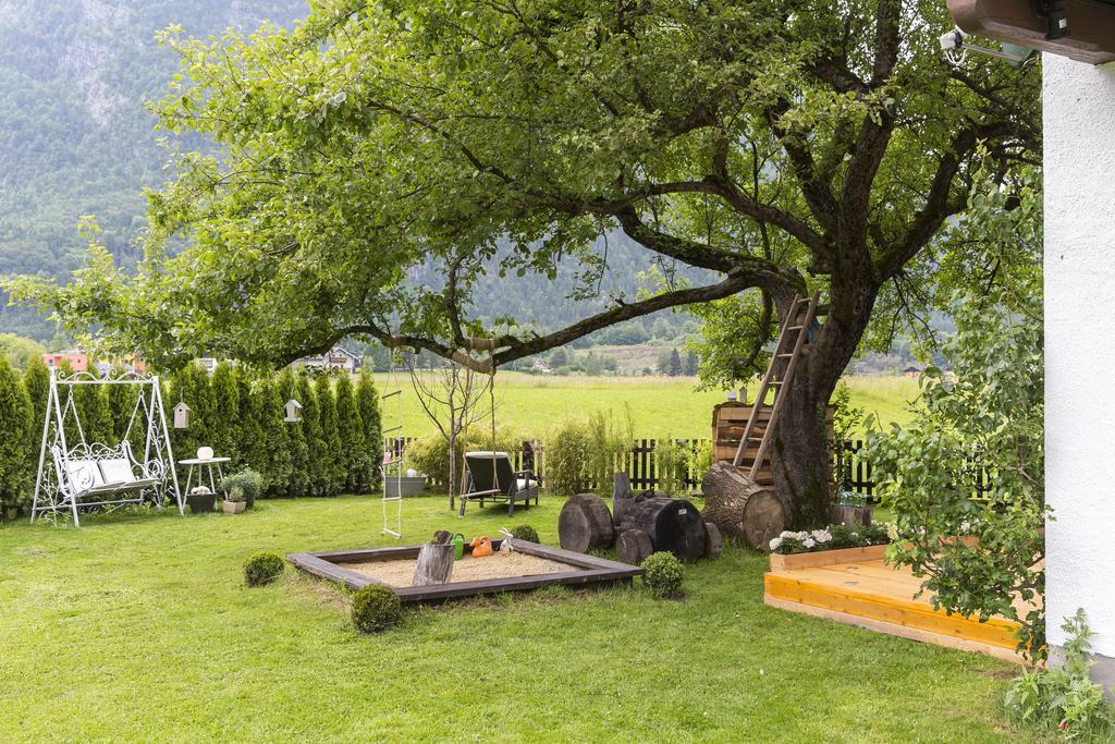 Forest Chalet Retreat: Mountain Views, Sauna & Garden Oasis Golling an der Salzach Exterior photo