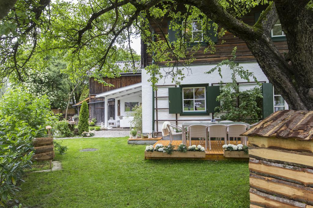 Forest Chalet Retreat: Mountain Views, Sauna & Garden Oasis Golling an der Salzach Exterior photo